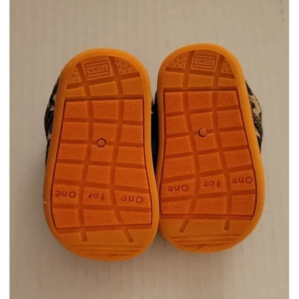 TOMS camouflage baby slip‎ on shoesT3